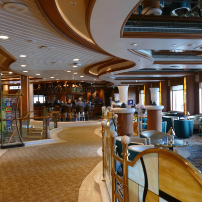 Bar en restaurant op cruise