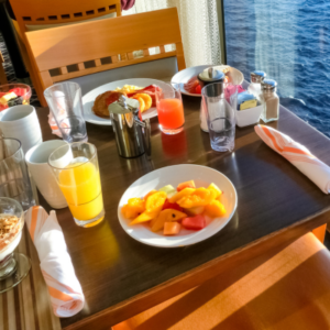 Ontbijten op cruiseschip